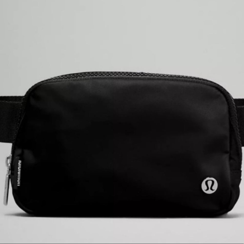 NWT lululemon Everywhere Belt Bag